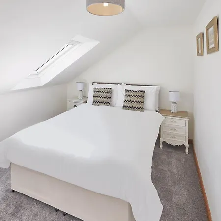 Robin's Den - Apartament Whitby