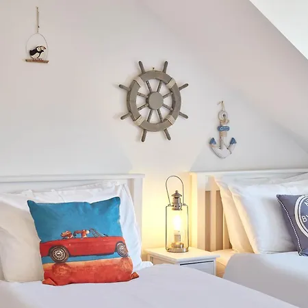 Robin's Den - Apartament Whitby