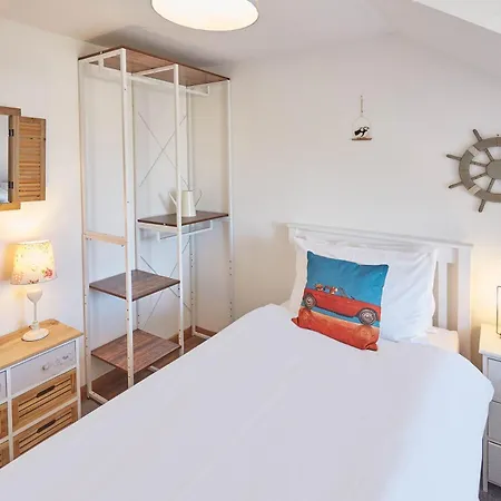 Robin's Den - 아파트 *