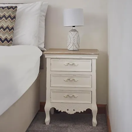 Robin's Den - 휫비